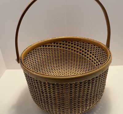 A  Handmade Nantucket Apple Basket