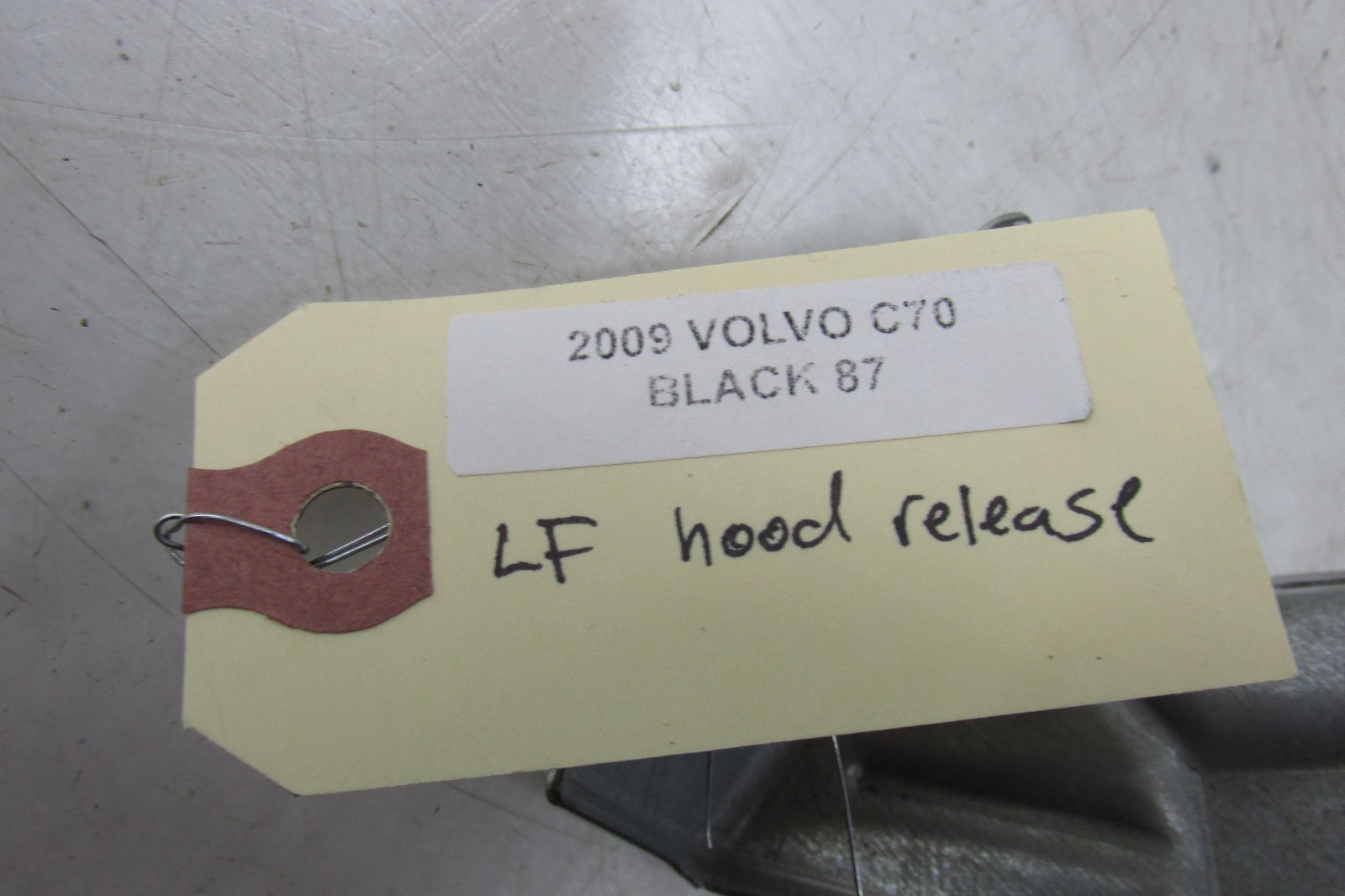 20062013 VOLVO C70 T5 OEM LEFT FRONT DRIVERS SIDE HOOD RELEASE eBay