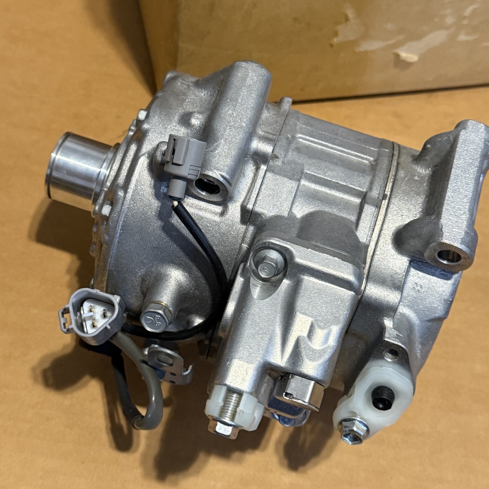 Genuine OEM Lotus Evora Exige A/C Air Conditioning Compressor a132e6349s