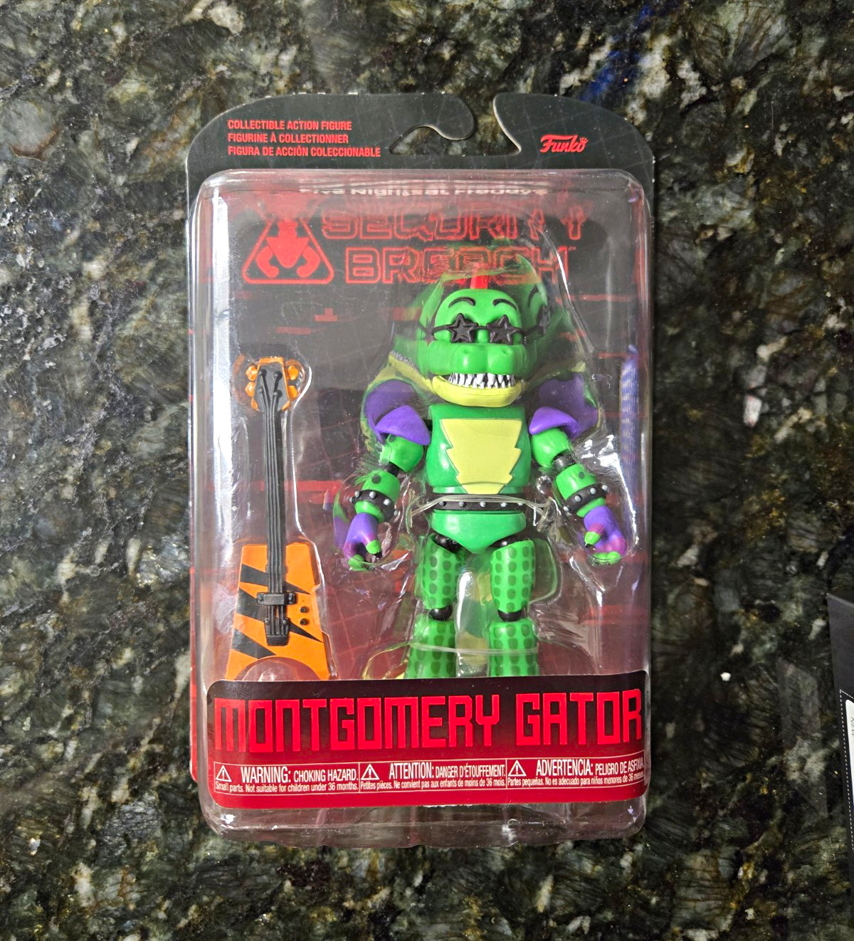 Figura de acción Funko FNAF Security Breach Montgomery Gator en caja