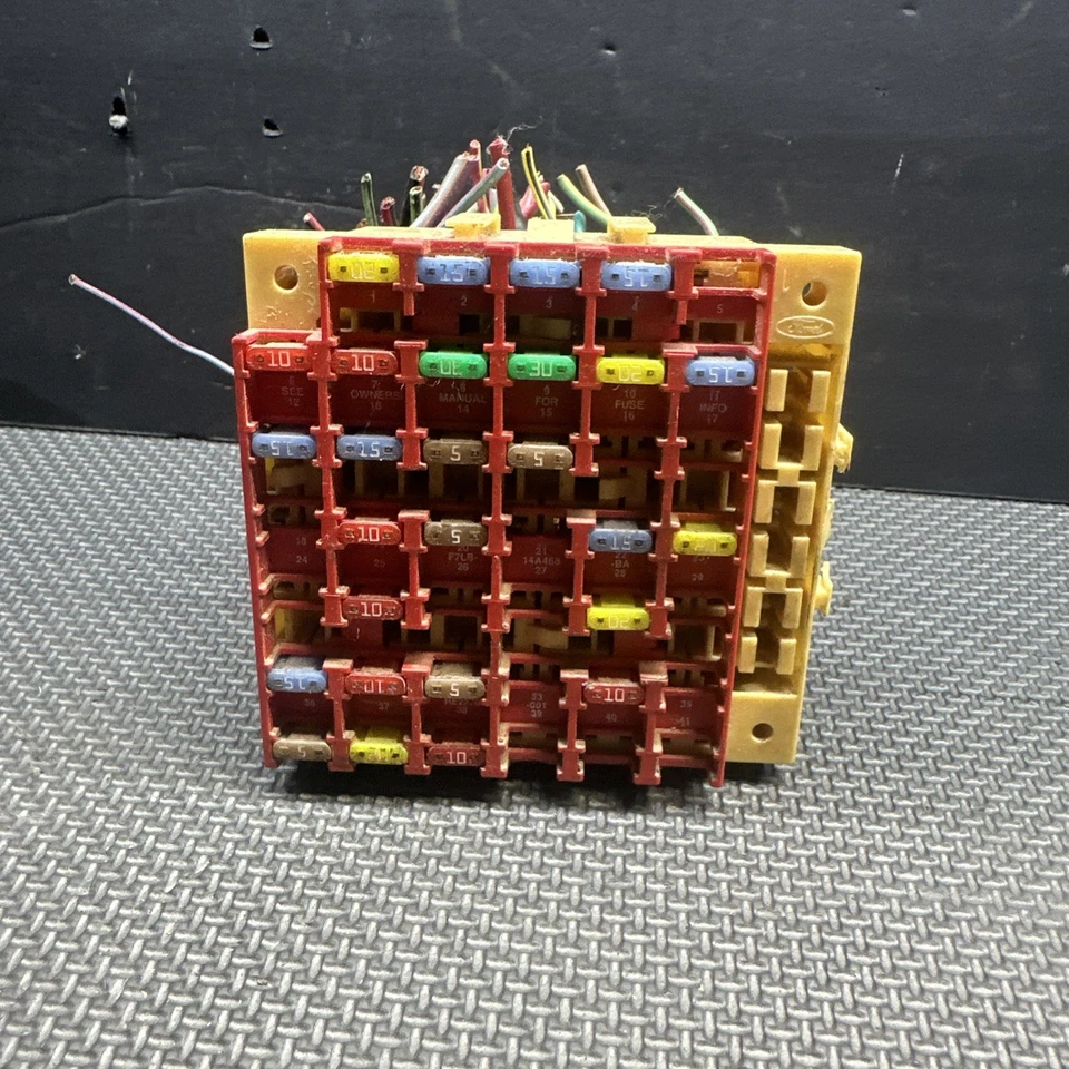 Ford E150 2003 furgoneta bajo tablero caja de conexiones de fusibles 4,2 L gas OEM Foto 3 de 4