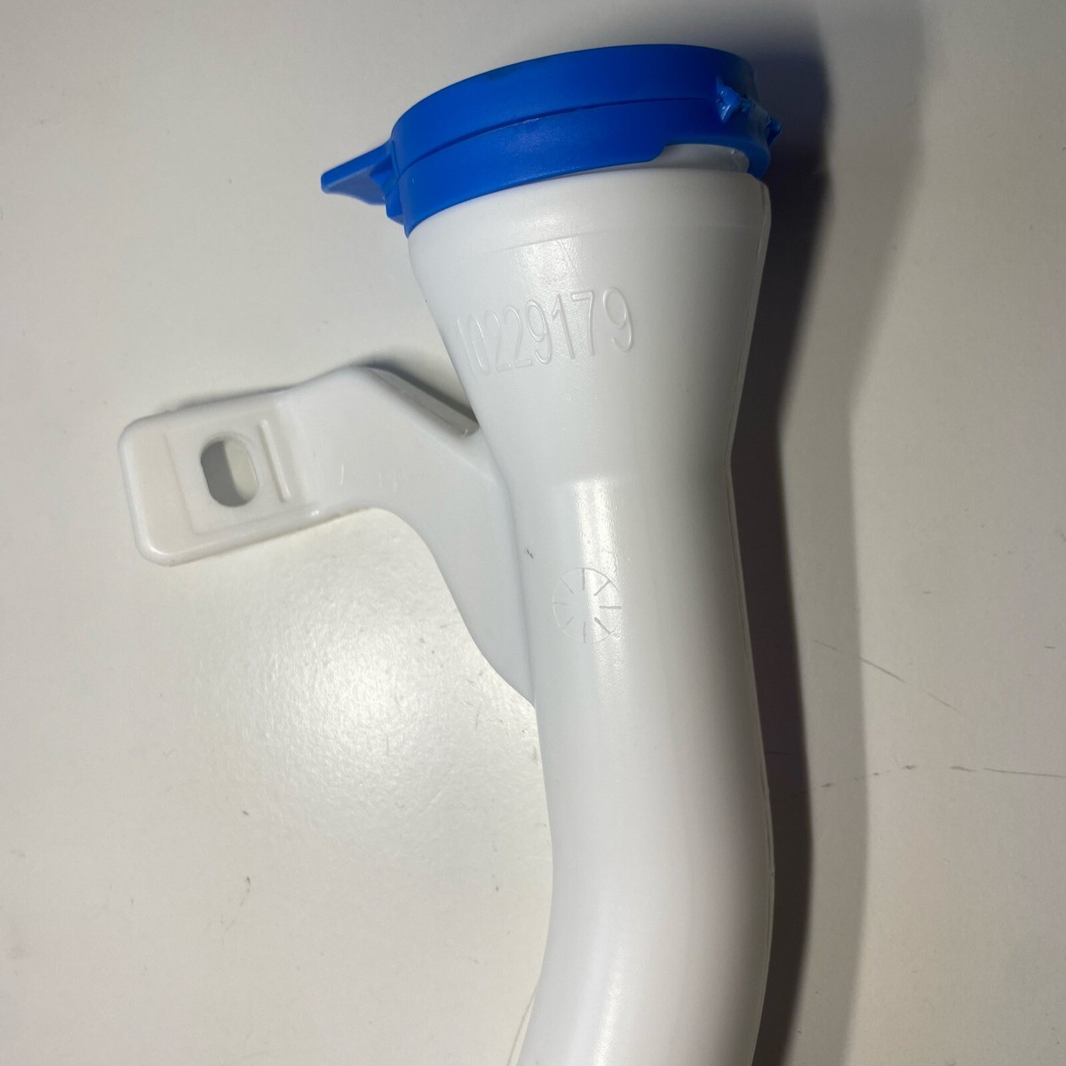 NEW GENUINE MG ZS 2020 ZX WATERING BOTTLE FILLING PIPE-10229179