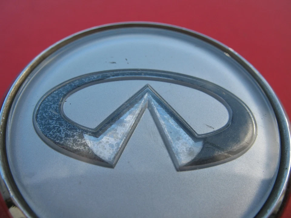 97 98 99 00 01 INFINITI Q45 (1) TAPACUBOS TAPACUBOS TAPACUBOS CUBIERTA CENTRAL USADO #4472 Foto 2 de 3