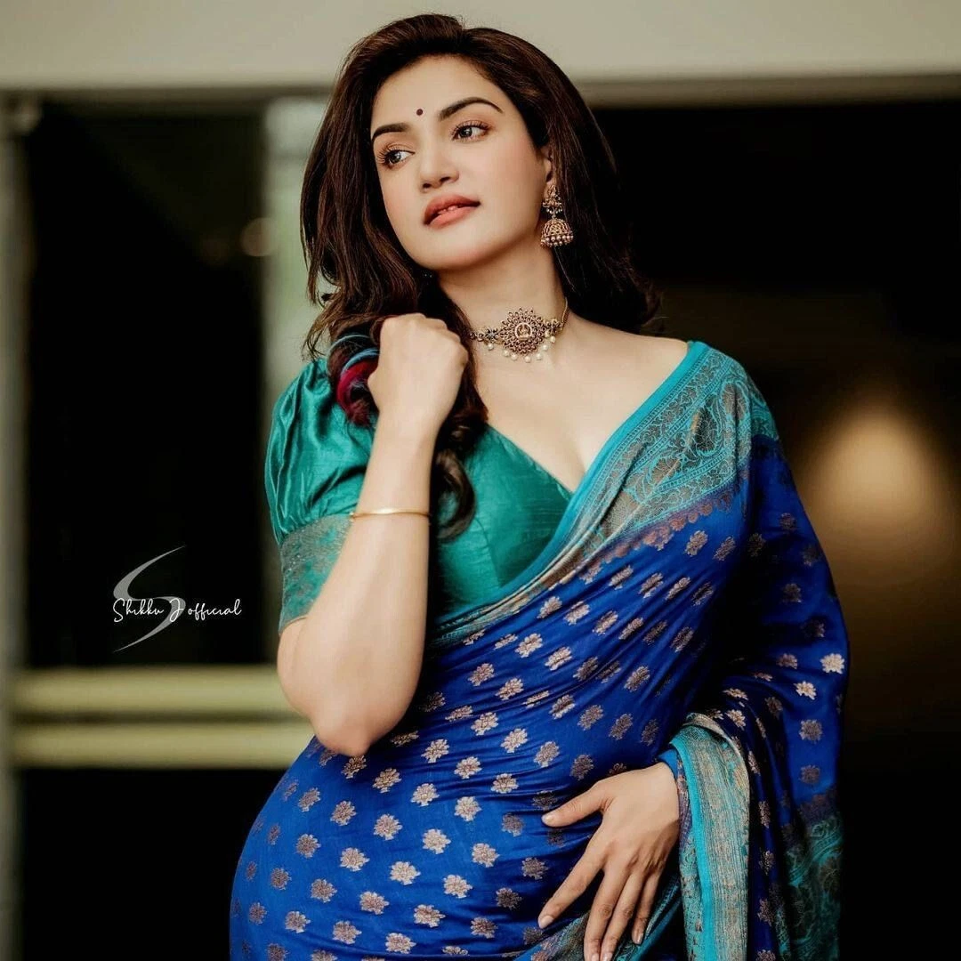 Light weight top party wear sarees