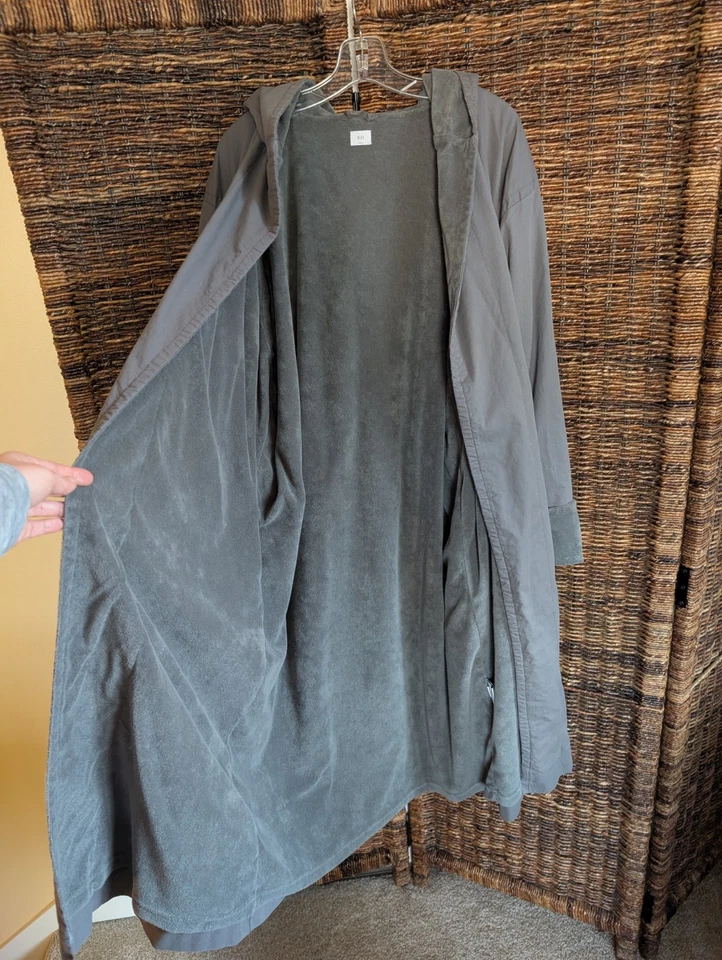 Bata de spa con capucha forrada de felpa Restoration Hardware para hombre grande gris ropa de salón  Foto 3 de 4