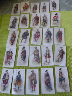 A FULL SET OF PLAYERS CIGARETTE CARDS HIGHLAND CLANS