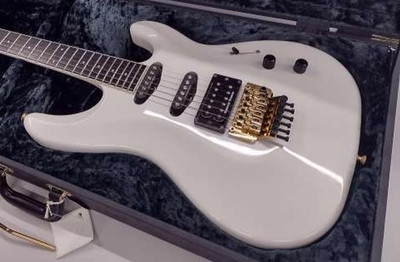 [Aria Pro II] RS CUSTOM PWH E-Gitarre mit Hartschalenkoffer Tremoloarm Gebrau...