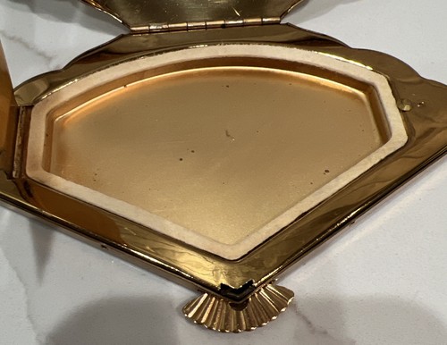 Vintage Wadsworth Henrietta Gold Tone Fan Shaped Compact from the 1940's - Bild 11 von 11