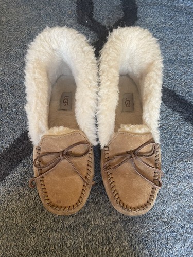 ugg alena slippers size 8