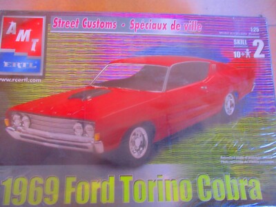 AMT 31745 1969 FORD TORINO COBRA   WRAPPED KIT 1/25 2002 Issue