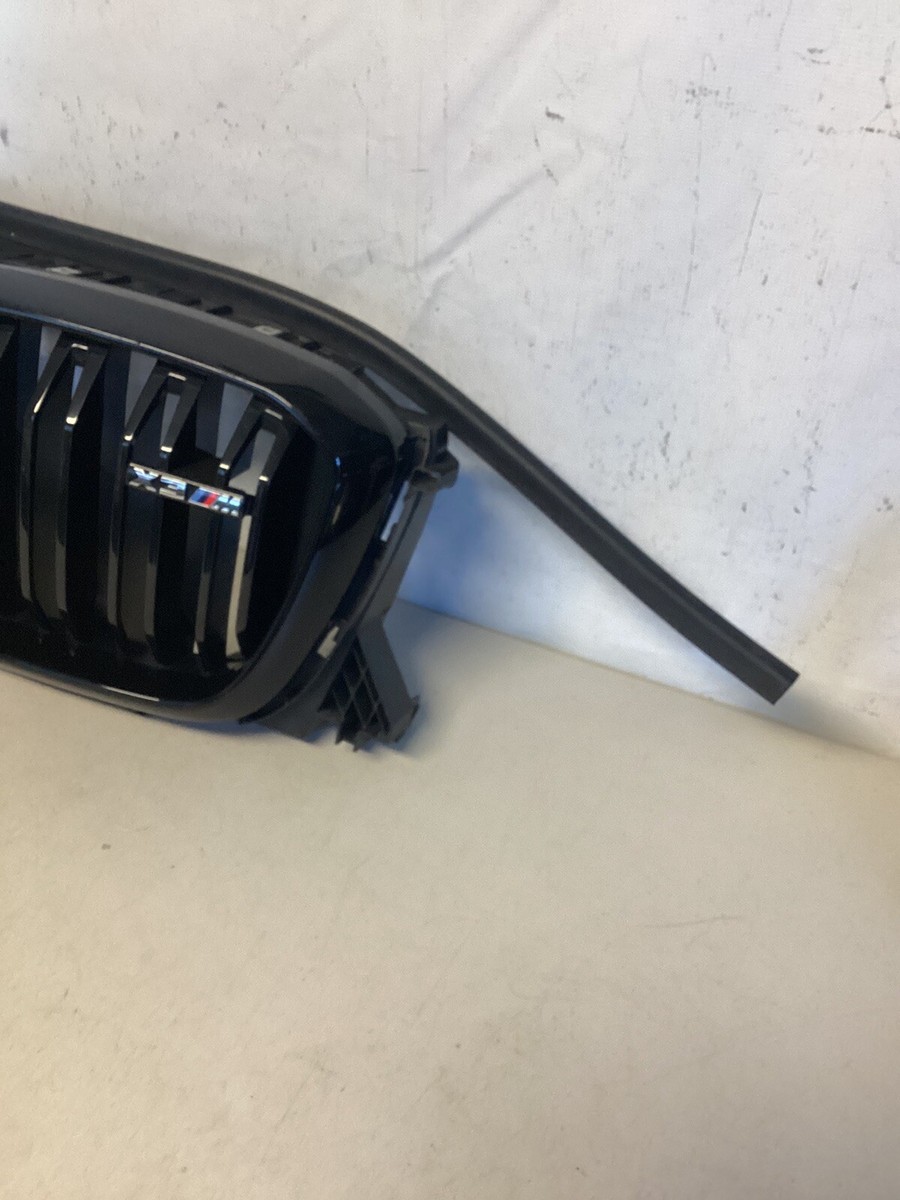 2022 2023 BMW X3 X4 GRILLE GLOSS BLACK / CAMERA OEM 10627111