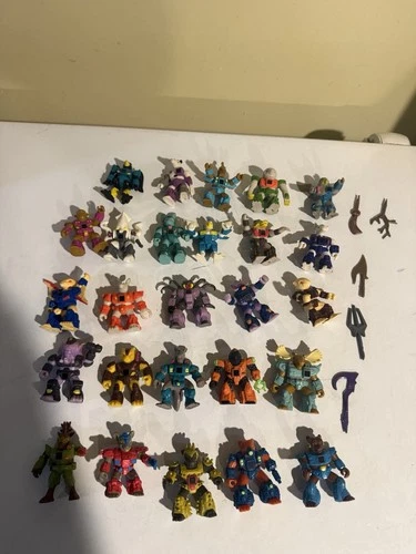 Transformers  Vtg 1987 Lot 26 Battle Beast Action Figures & 5 Weapons Takara