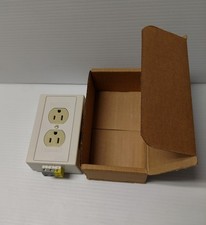 New NIB Phoenix Contact EM-DUO/120/15/GFI 5600461 Utility Box Power Outlet