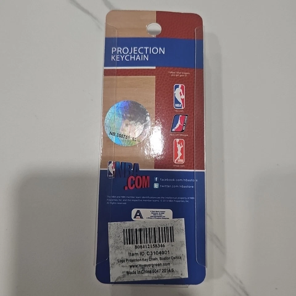 Nuevo en Paquete Boston Celtics Luz de Proyección Equipo Logo Llavero Foto 2 de 2