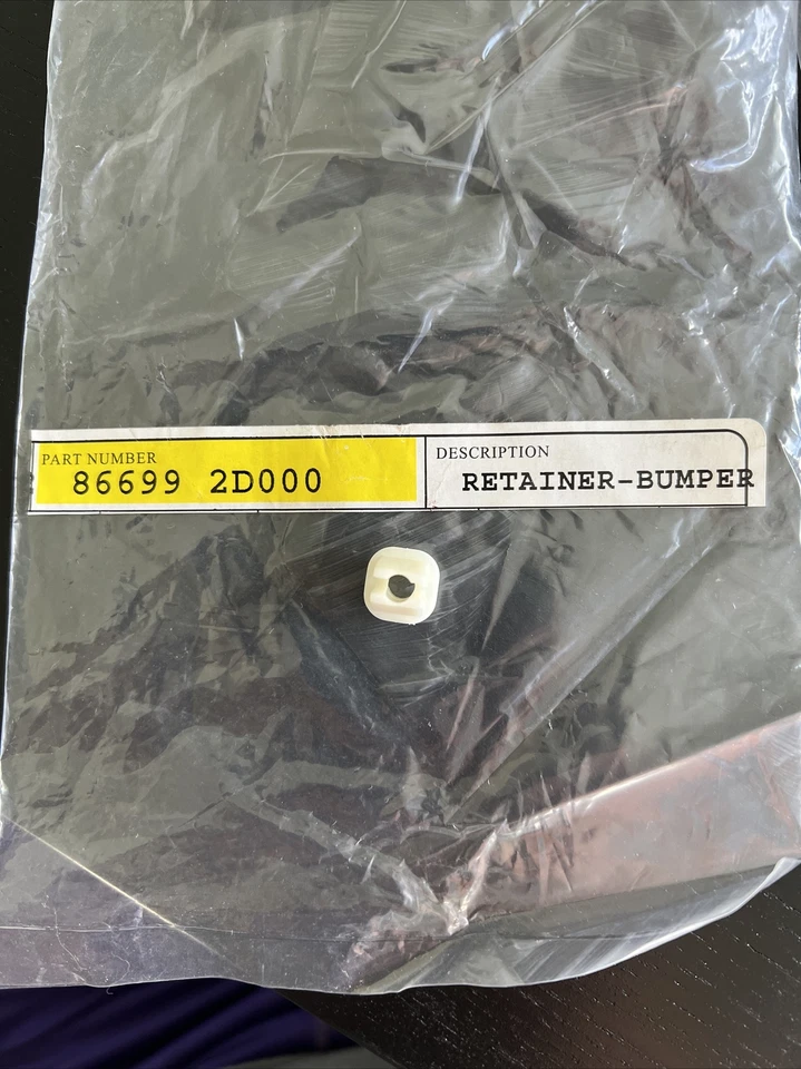 KIA OEM 10-16 Forte parachoques trasero cubierta retenedor 866992D000 Foto 3 de 4