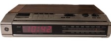 Vintage General Electric GE Digital Alarm Clock AM/FM Radio Model 7-4634B Tested