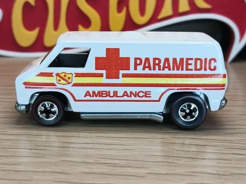 Vintage Hot Wheels Redline Super van 1st Issue no Marker Lights **RESTORED**