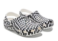 New Crocs Kids Classic Clog Sandals Size 6 Youth/ Juniors Women's size 8 NWT