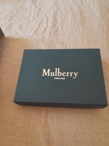 Mulberry Letter 'P' Keyring/bag Charm/purse Zip Pull BNWT and Box - Picture 2 of 10