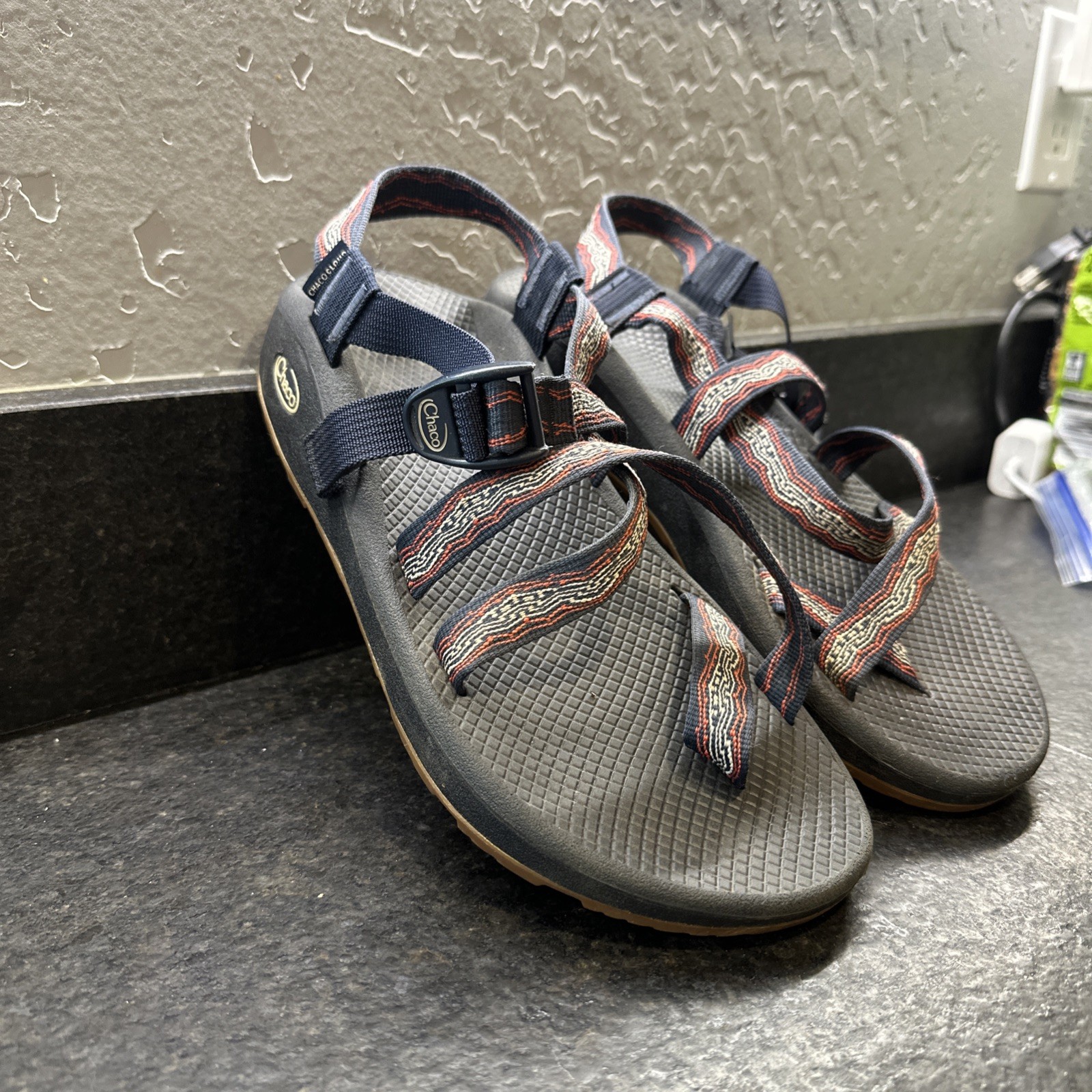 Chaco Cloud Toe Loop Arch Support Sandals Red Whi… - image 2