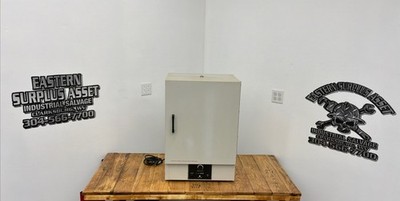 Barnstead Lab-Line L-C Oven 3512 800 W 120 V