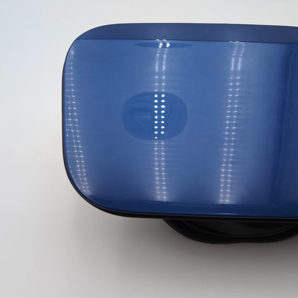 2023 2024 BMW X1 U11 M35i FUEL TANK DOOR LID & FILLER POCKET W/ GAS CAP - Image 3 of 4