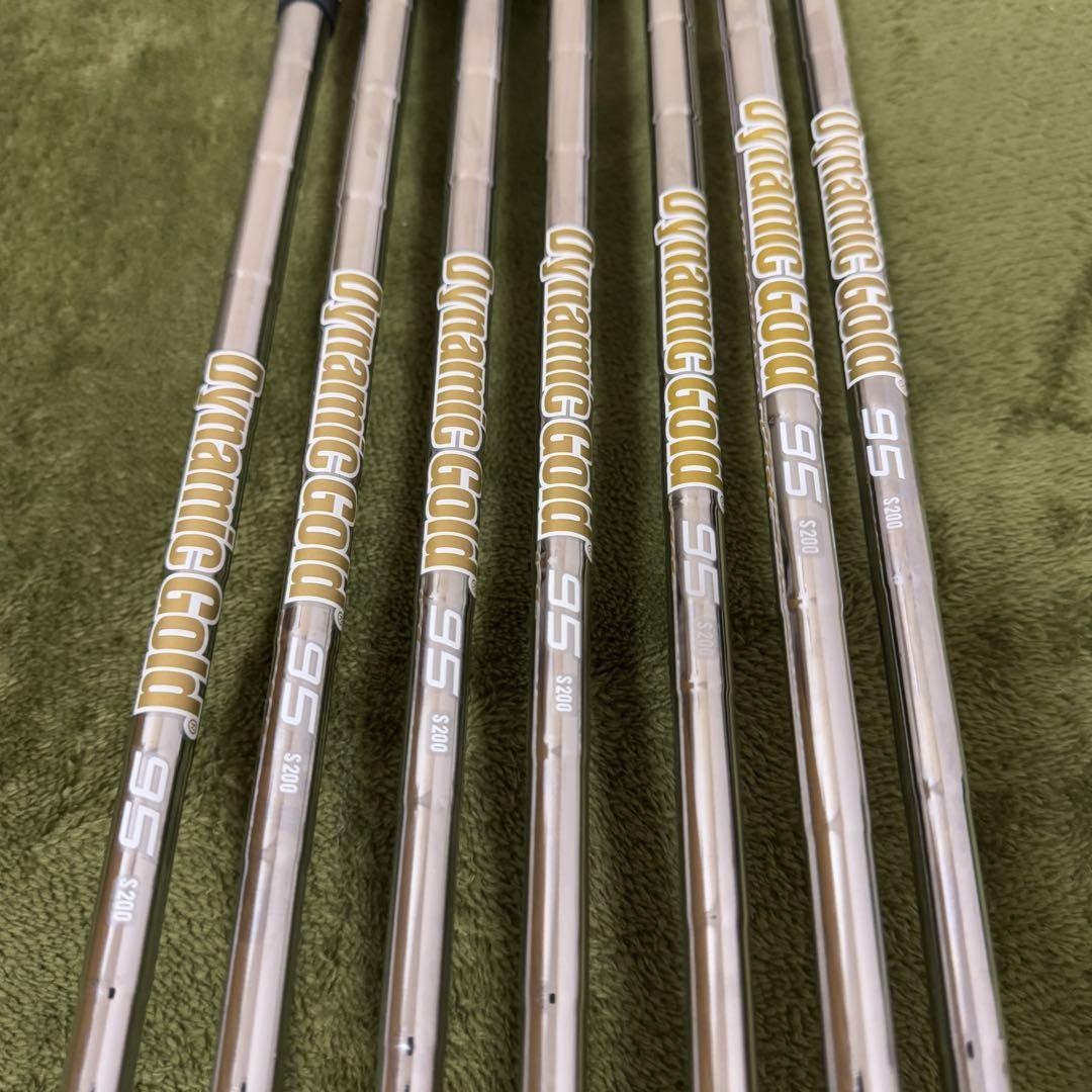 Titleist T100S Left-Handed Iron Set 4-P Dynamic Gold S200