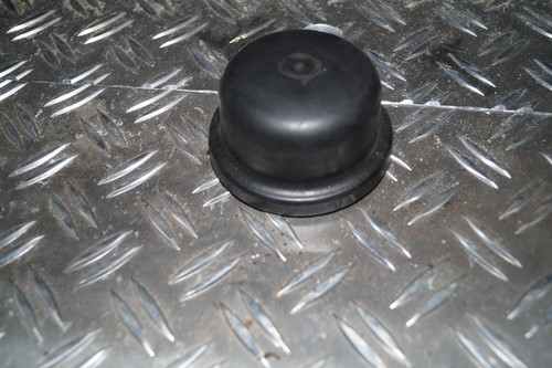 ++ VW Polo 6N Stossdämpferabdeckung hinten Deckel Schutzkappe 6N0512135 ++