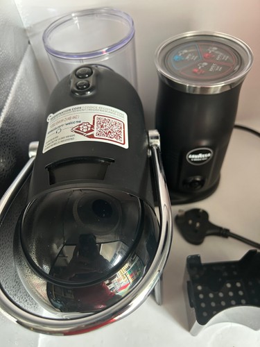 Máquina de café Luigi Lavazza A Modo Mio Jolie & Milk - NEGRA - Modelo LM700 - Imagen 11 de 16