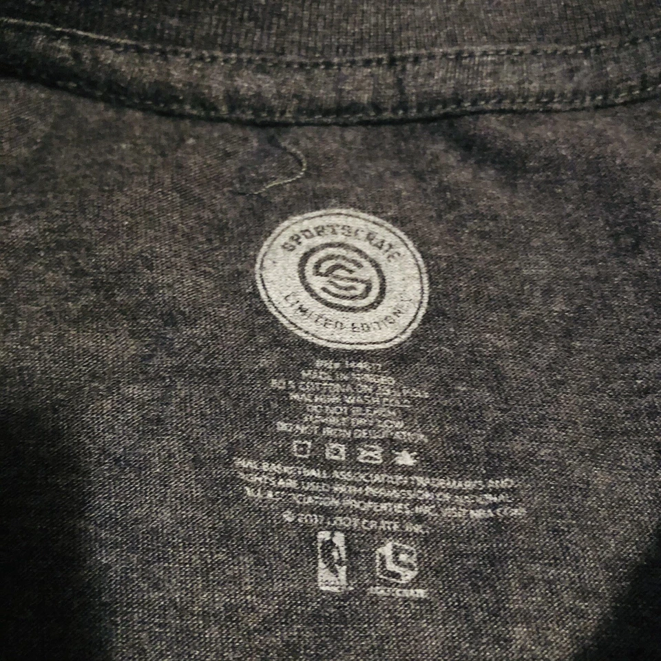 Caja Deportiva EDICIÓN LIMITADA Golden State Warriors Juego Sobre NBA Retro Camiseta XL Foto 3 de 4