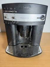 De'Longhi Magnifica ESAM 3000.B Bean-to-Coffee-Maschine schwarz