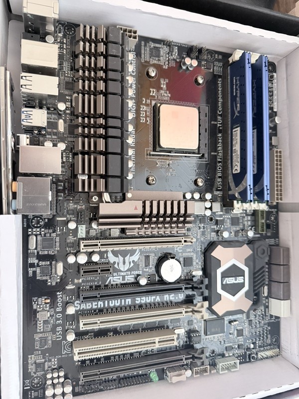 ASUS TUF Sabertooth 990FX, Socket AM3+, with AMD FX CPU and 8GB DDR RAM