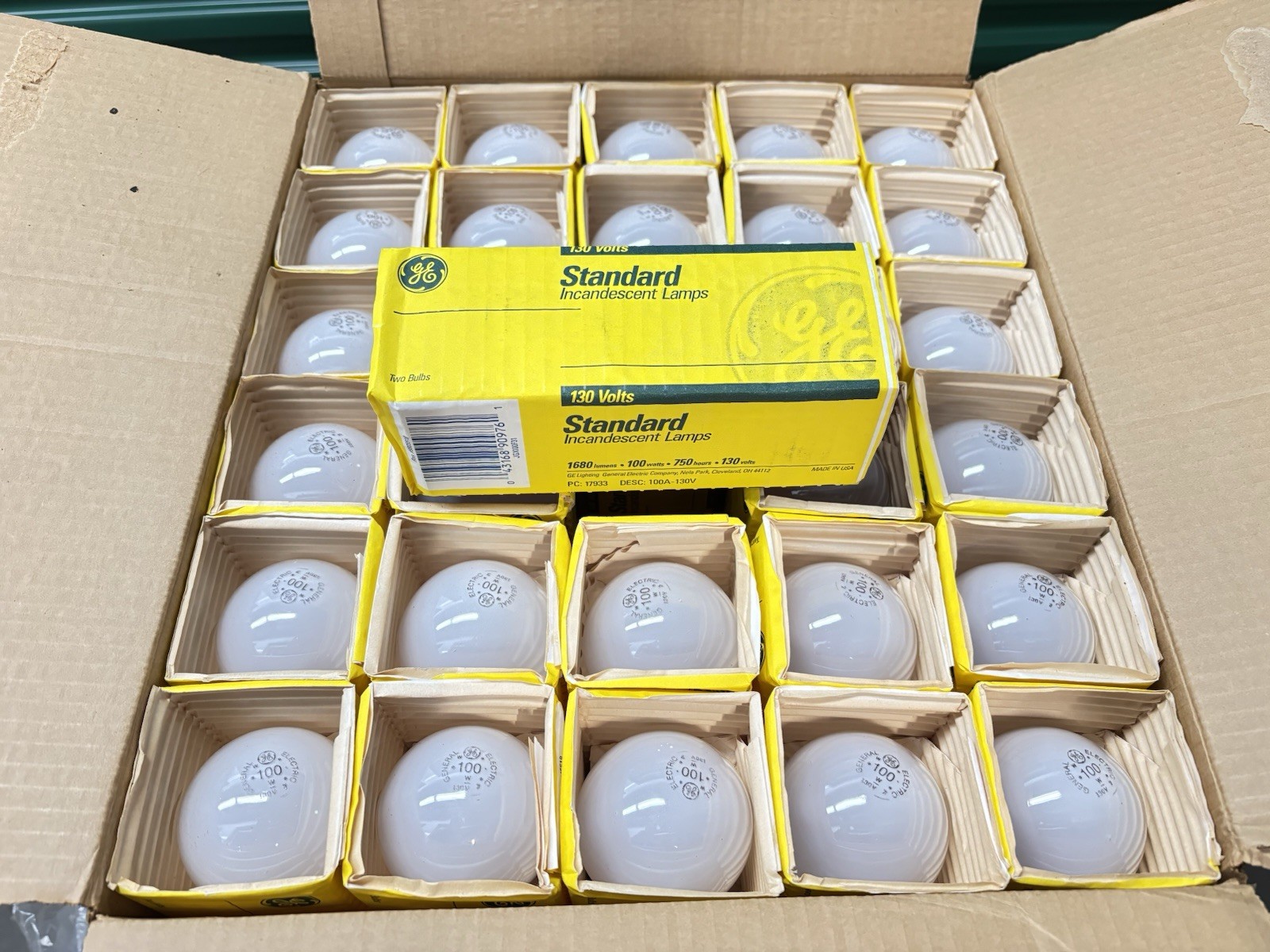 (60 Bulbs) GE 100w Frosted White Light Bulbs, A19, 1680 Lumens, 130v, NEW Sale