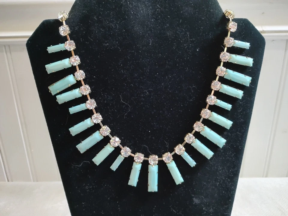 Amrita Singh GT Metal Clear Crystal Green Glass Bead 18.5" Statement Necklace - Image 4 of 4