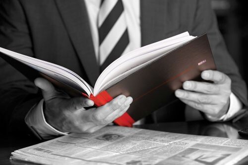 Cuaderno de tapa dura encuadernado negro N rojo A5 regla A-Z 192 páginas negro/rojo - Imagen 6 de 6
