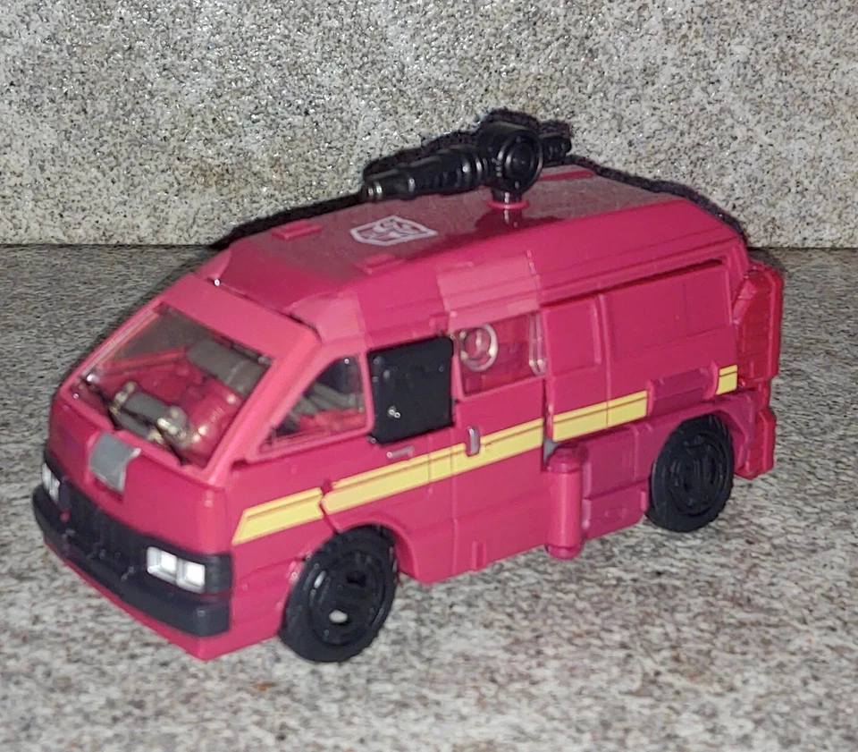 Transformers Earthrise War For Cybertron IRONHIDE Complete Deluxe generations - Image 4 of 4