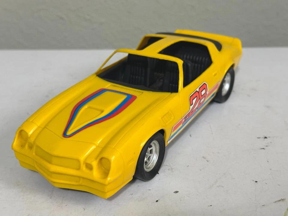 TESTOR TOYS 1978 CHEVY CAMARO Z28 VINTAGE AMARILLO 10" COCHE DE PLÁSTICO ¡EXCELENTE ESTADO! Foto 2 de 4