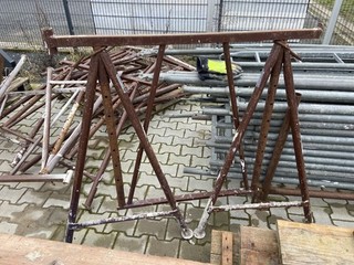 Posten aus 7 Schake Faltgerüstböcke höhenv. 1 20 1 95 m 1500 kg gebraucht