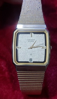 Vintage Orient Quartz Date Indicator Men Watch Gold Plated 33 mm Japan Made