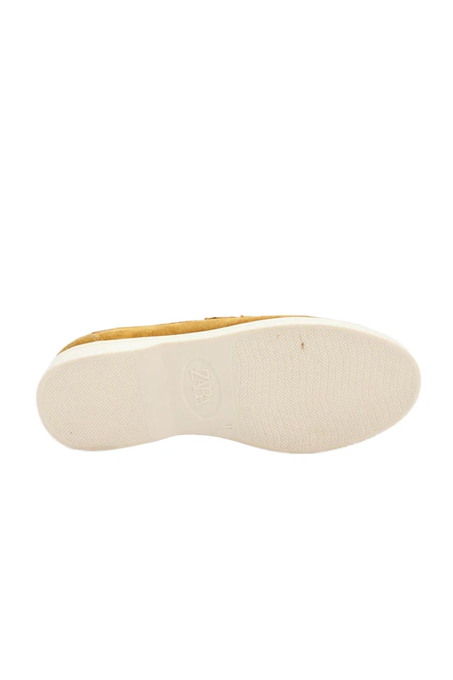 Mocasines de gamuza con puntera redonda sin cordones Zara para niños marrón blanco talla 31 Foto 4 de 4