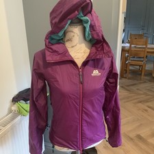 Mountain Equipment Damen Polartec Jacke Gr. 8 UK lila Wanderjacke sehr guter Zustand.