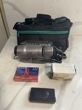 Canon ES970A 8mm Video8 Hi8 Camcorder Camera Hi-Fi Stereo With Batteries