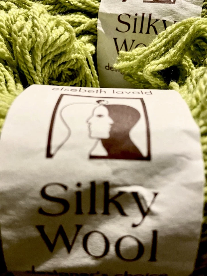 New: 5 Skeins+4  Balls Elsebeth Lavold Silky Wool-Aran- #73 Parrot Green Italy - Image 2 of 3