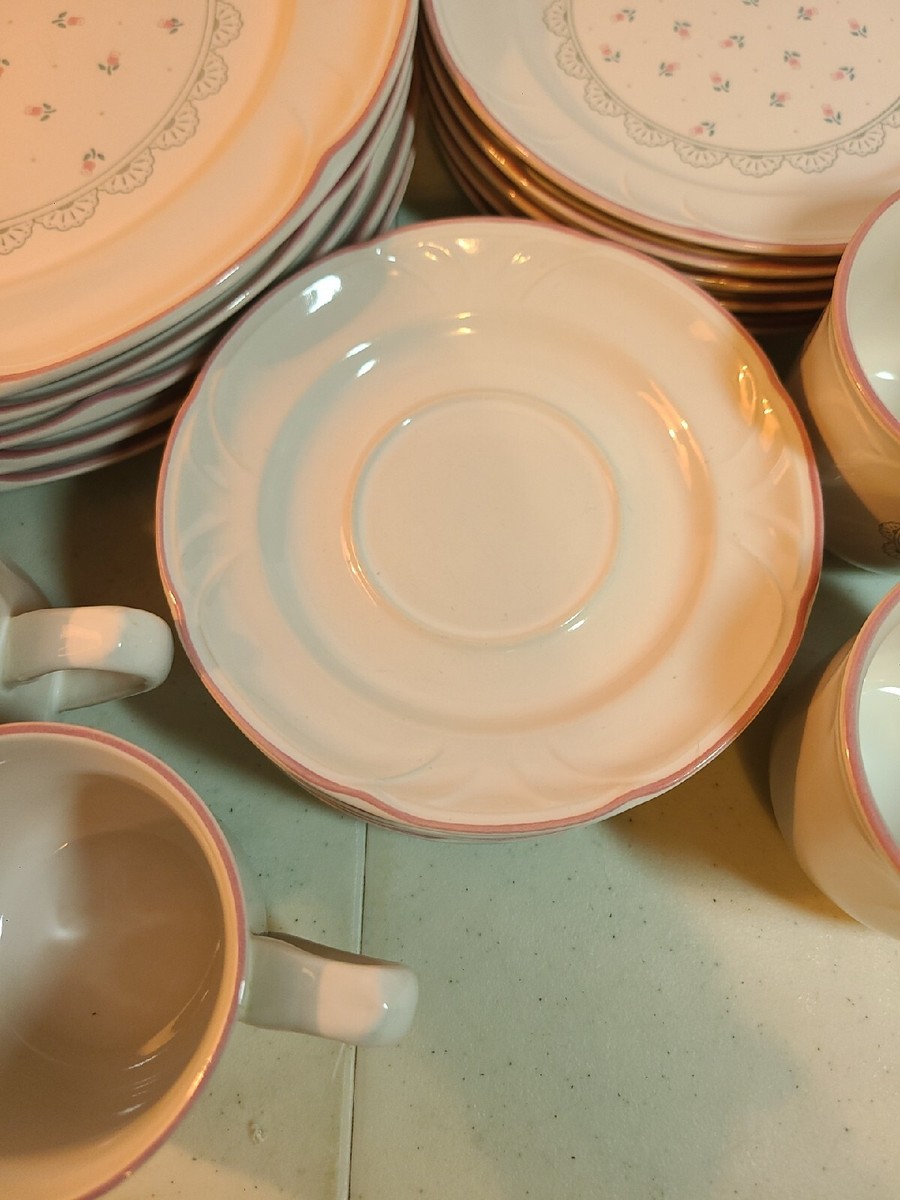 VICTORIANA Pink Rose Scalloped Rim 20pc set Japan 1988 CHD Dinner