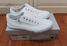new in box woman Hurley Chloe slip in sneaker shoes size 6