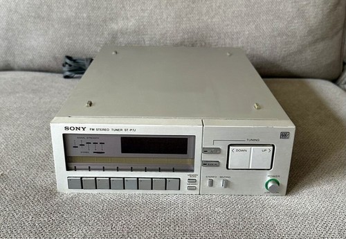 Sony ST-P7J FM Stereo Tuner PLL Crystal Locked Digital Synthesizer System