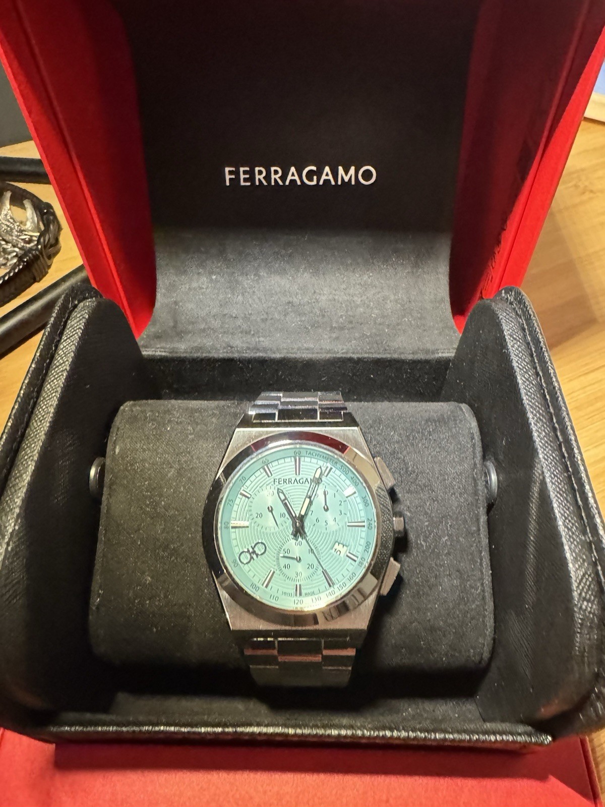 Ferragamo Herren Chronograph Swiss Made Tachymeter Uhr Edelstahl Blau mit Box