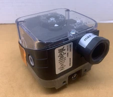 KROM SCHRODER  DG150T-84447832  GAS PRESSURE SWITCH    **NEW** FREE SHIPPING**