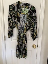 soma S/M cool nights Short Sleeve Short Robe Oasis Palms Black/WS