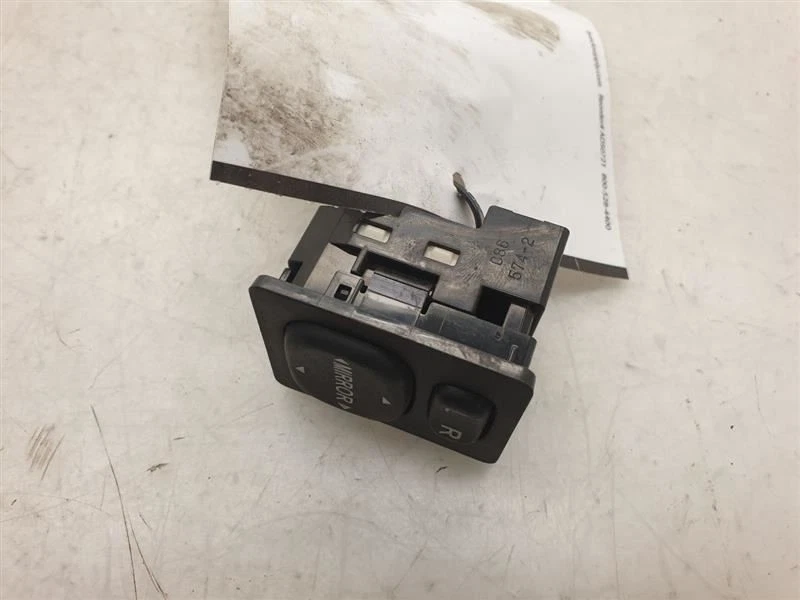 Toyota Yaris 2008 1,5 L interruptor de control del espejo retrovisor  Foto 4 de 4